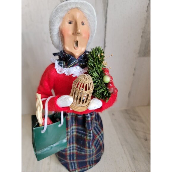 Byers Choice old lady bird in cage wreath vintage caroler Xmas decor - Picture 4 of 8